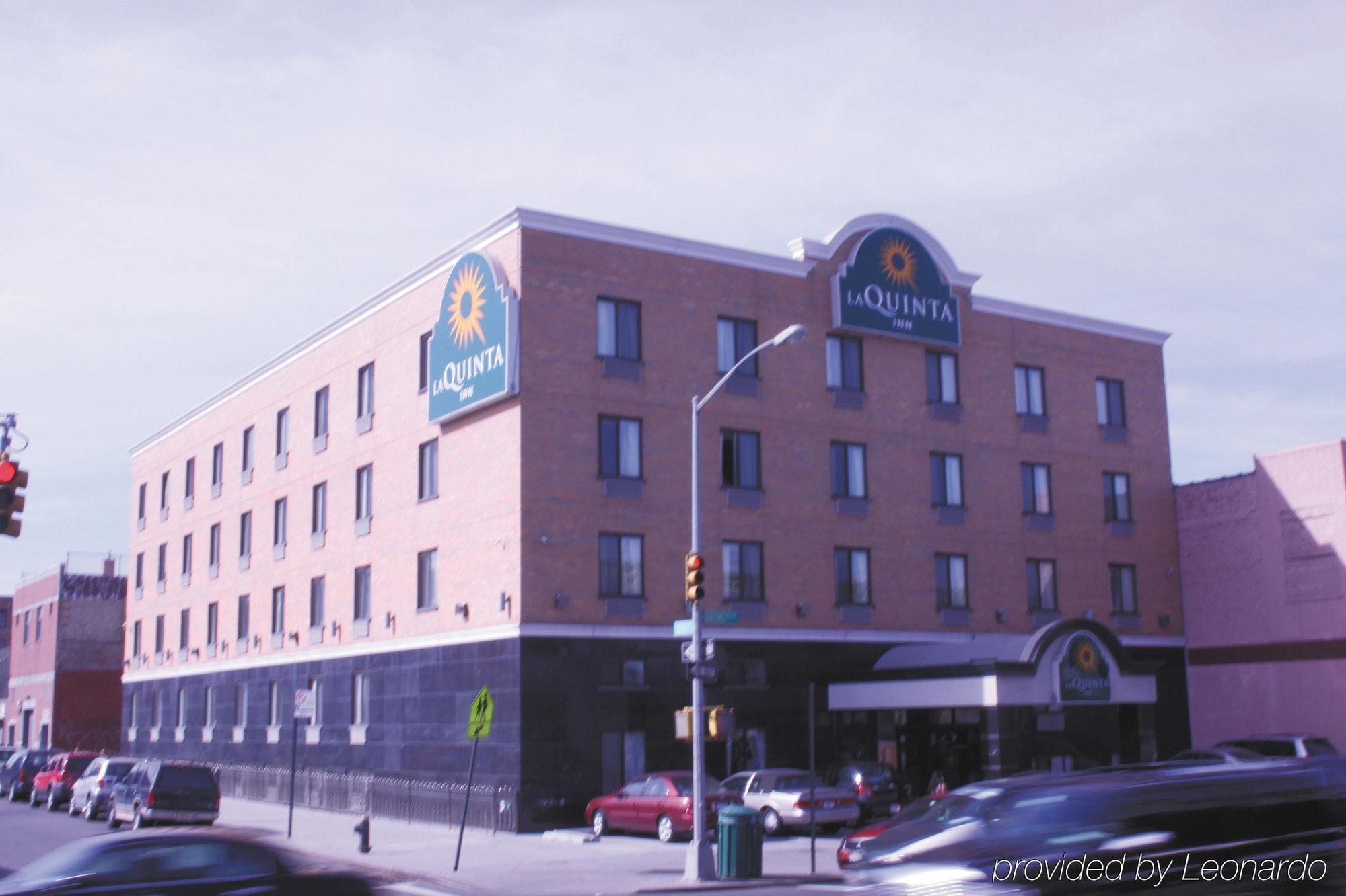 La Quinta Inn By Wyndham Queens New York Exteriör bild